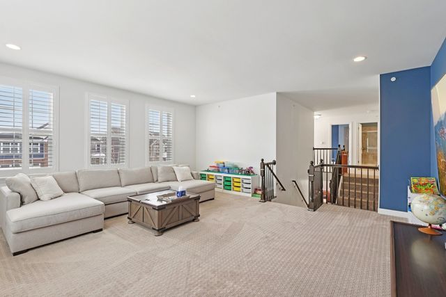 3539 Elsie Lane, Hoffman Estates, IL 60192