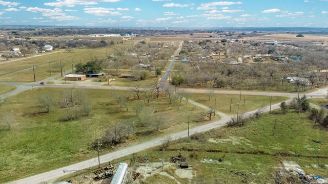 210 Bexar, Elmendorf, TX 78112