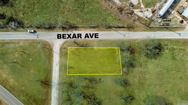 210 Bexar, Elmendorf, TX 78112