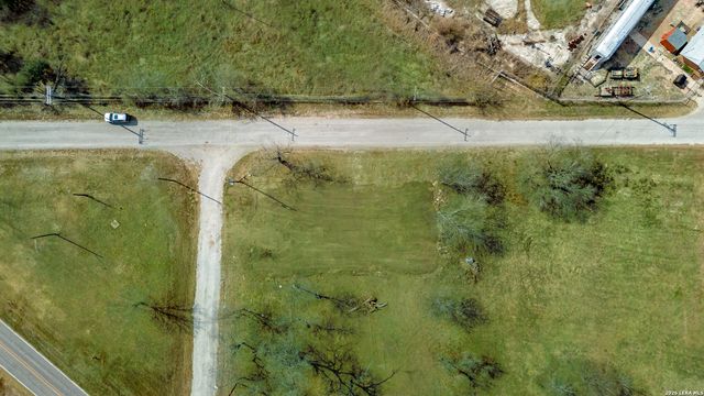 210 Bexar, Elmendorf, TX 78112
