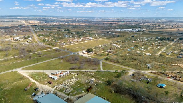210 Bexar, Elmendorf, TX 78112