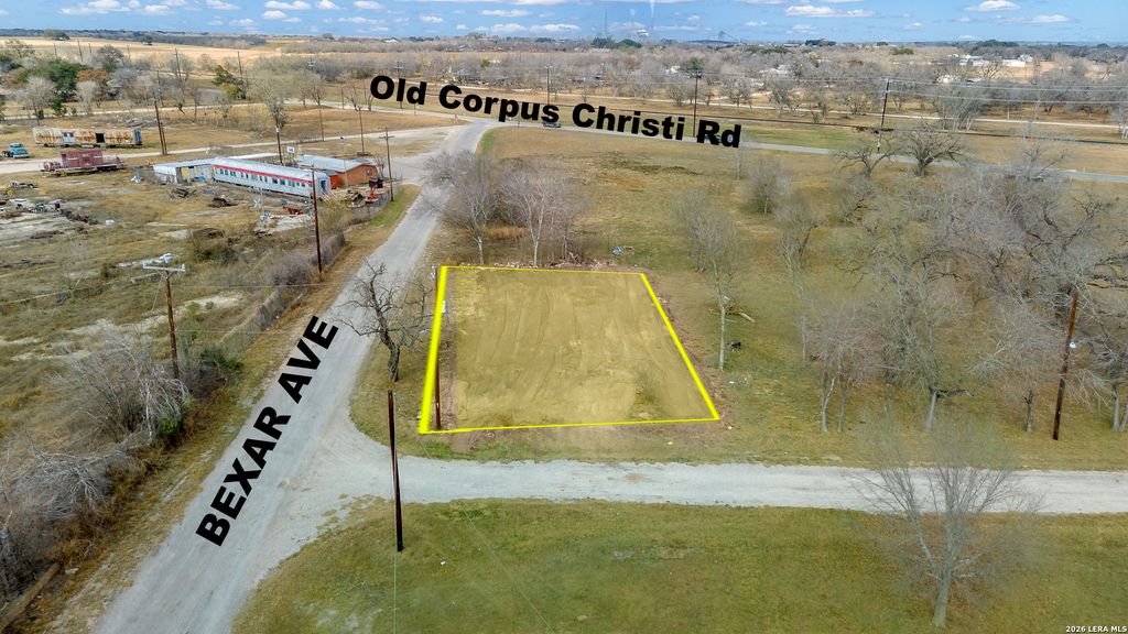 210 Bexar, Elmendorf, TX 78112