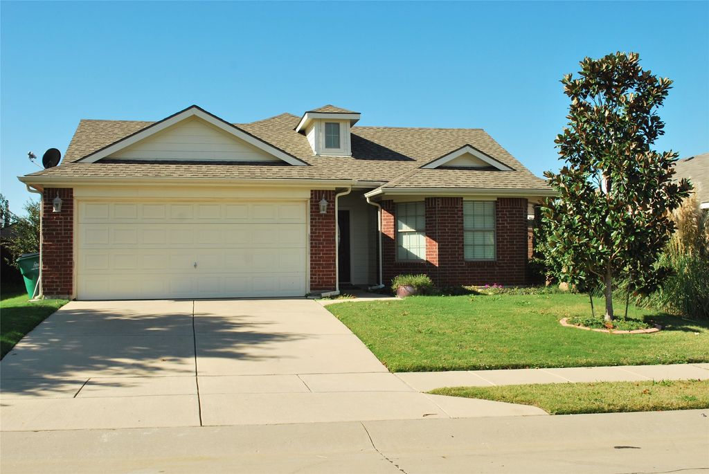 704 Corral Street, Cross Roads, TX 76227