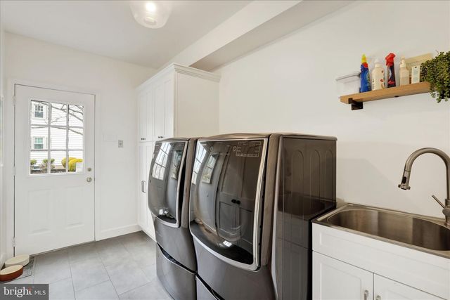 300 ROBIN HOOD DR, Yardley, PA 19067