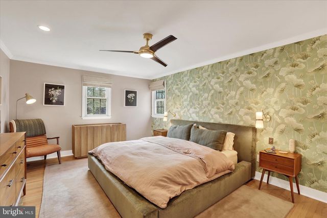 300 ROBIN HOOD DR, Yardley, PA 19067