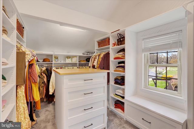 300 ROBIN HOOD DR, Yardley, PA 19067