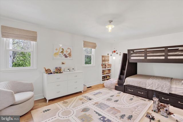 300 ROBIN HOOD DR, Yardley, PA 19067