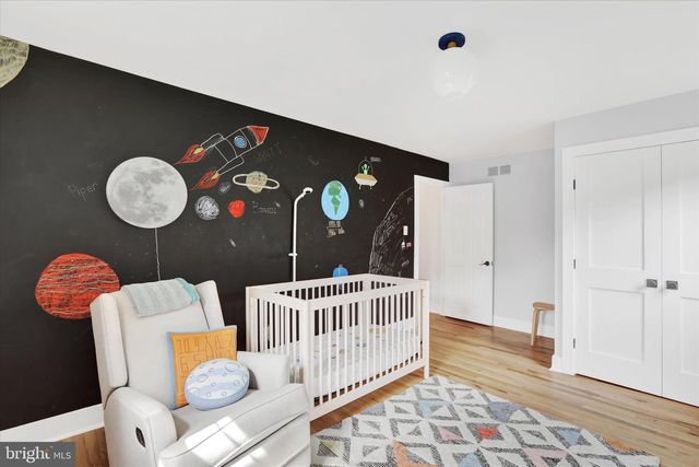 300 ROBIN HOOD DR, Yardley, PA 19067