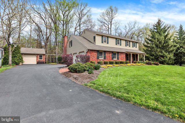 300 ROBIN HOOD DR, Yardley, PA 19067