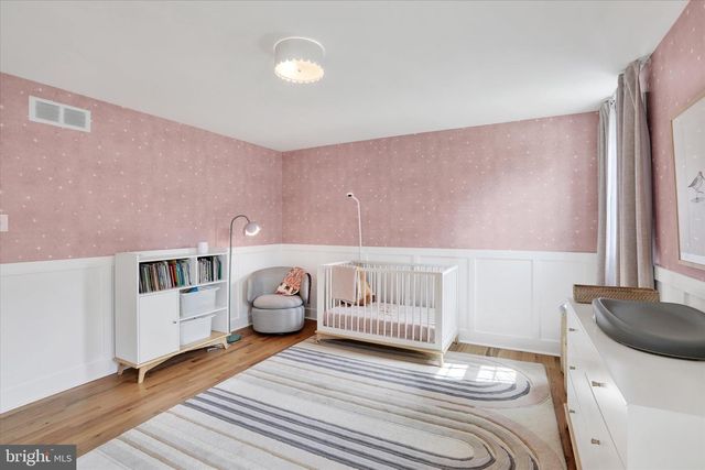 300 ROBIN HOOD DR, Yardley, PA 19067