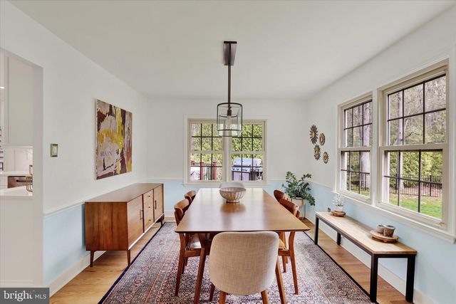 300 ROBIN HOOD DR, Yardley, PA 19067