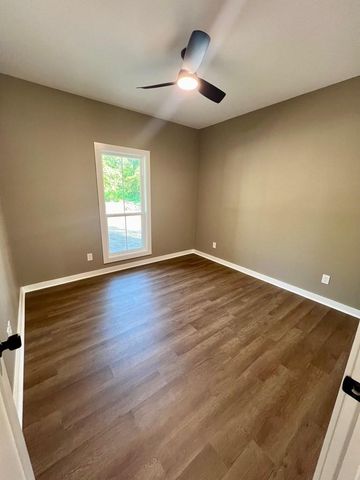 105 Cooper Rd, Zavalla, TX 75980