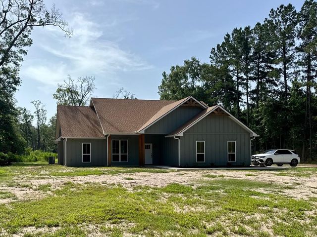 105 Cooper Rd, Zavalla, TX 75980