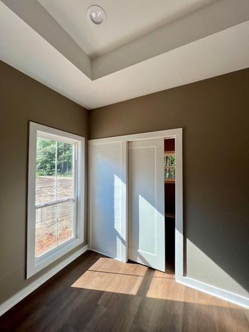 105 Cooper Rd, Zavalla, TX 75980