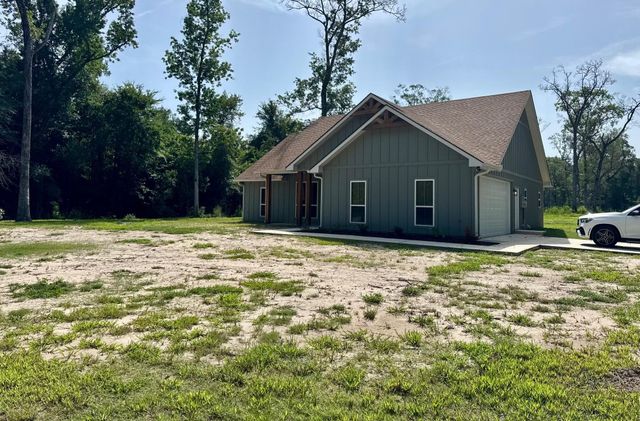 105 Cooper Rd, Zavalla, TX 75980