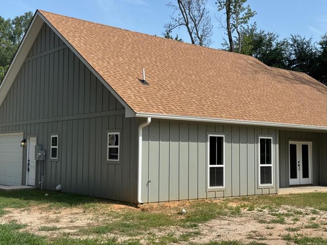 105 Cooper Rd, Zavalla, TX 75980