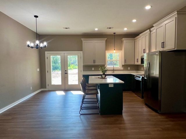 105 Cooper Rd, Zavalla, TX 75980