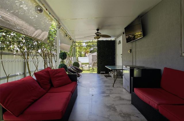 301 SW 36th Ave, Miami, FL 33135