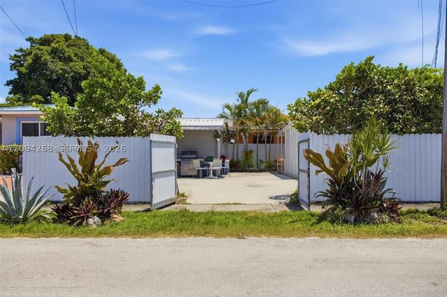 301 SW 36th Ave, Miami, FL 33135