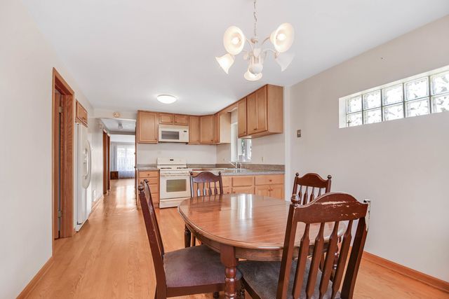 8044 Menard Avenue, Burbank, IL 60459