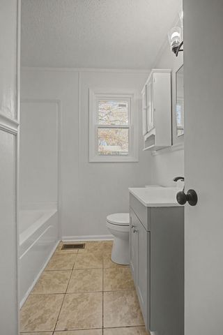 2004 Morris Ave, Columbia, TN 38401