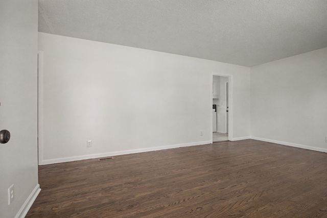 2004 Morris Ave, Columbia, TN 38401