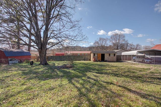 2004 Morris Ave, Columbia, TN 38401