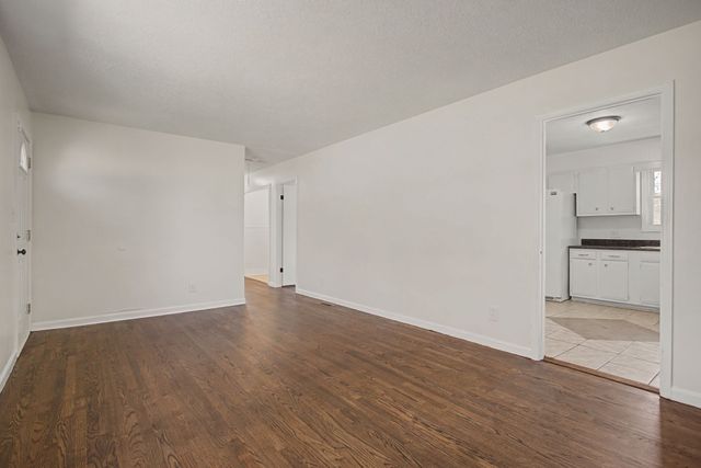 2004 Morris Ave, Columbia, TN 38401