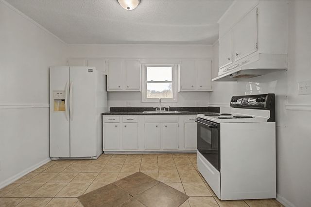 2004 Morris Ave, Columbia, TN 38401