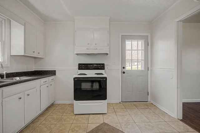 2004 Morris Ave, Columbia, TN 38401