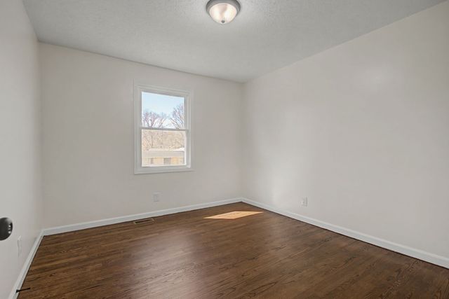 2004 Morris Ave, Columbia, TN 38401