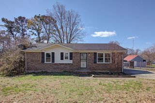2004 Morris Ave, Columbia, TN 38401