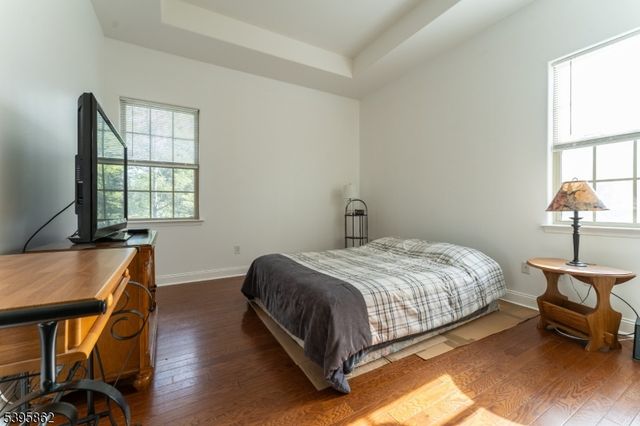 24 Dinah Dr, Lopatcong Twp., NJ 08865