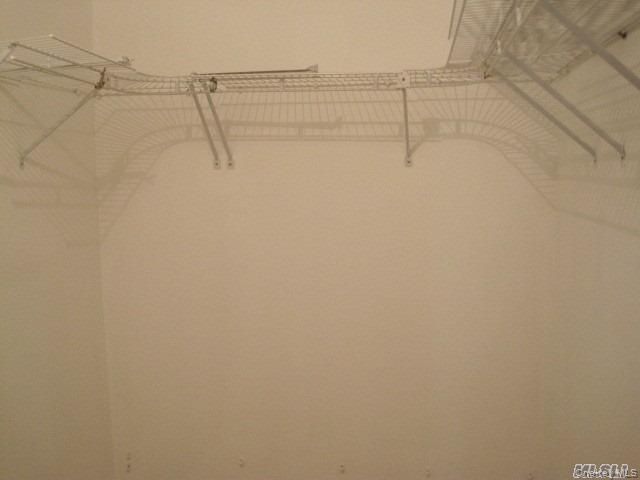 26 Ridge Drive E, Roslyn, NY 11576