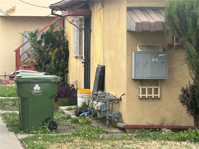 9809 Avalon, Los Angeles, CA 90003