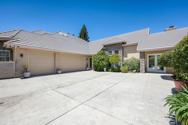 1550 E Starpass Drive, Fresno, CA 93730