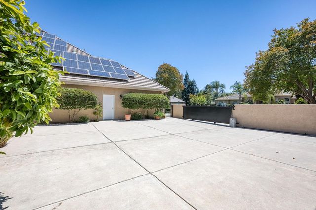 1550 E Starpass Drive, Fresno, CA 93730