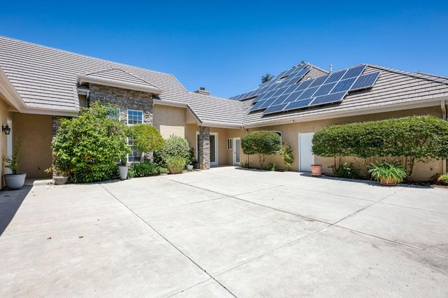 1550 E Starpass Drive, Fresno, CA 93730