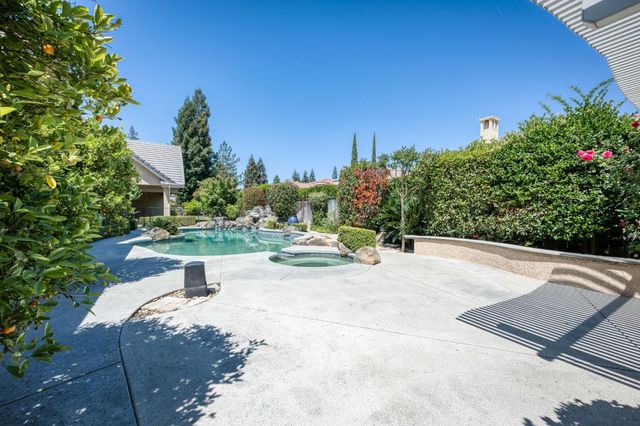 1550 E Starpass Drive, Fresno, CA 93730