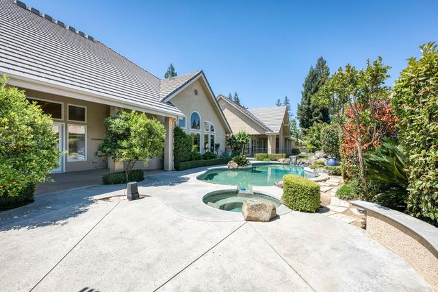 1550 E Starpass Drive, Fresno, CA 93730
