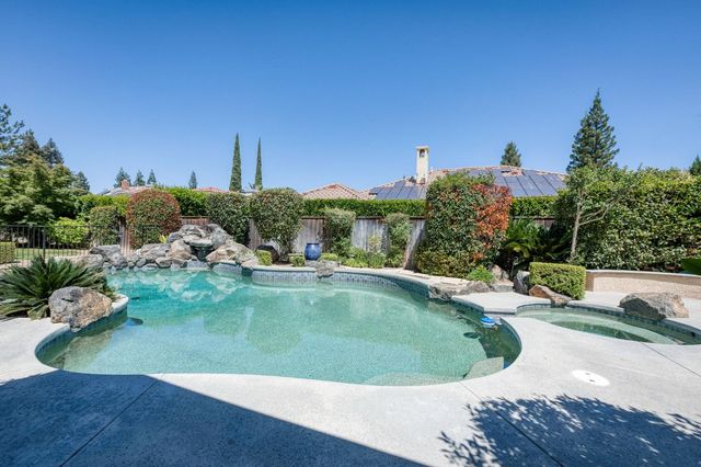 1550 E Starpass Drive, Fresno, CA 93730