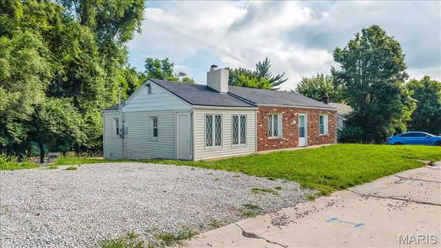 7461 Castro Drive, Ferguson, MO 63135