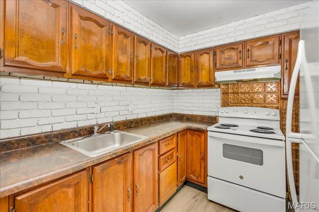 7461 Castro Drive, Ferguson, MO 63135