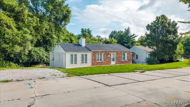 7461 Castro Drive, Ferguson, MO 63135