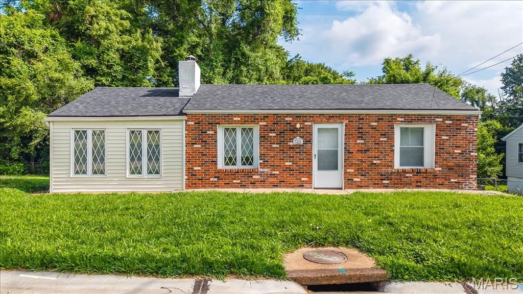 7461 Castro Drive, Ferguson, MO 63135