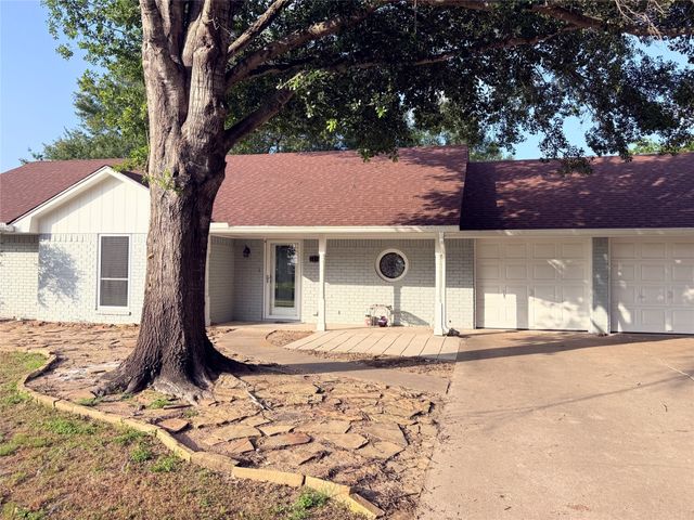 1111 Joel Street, Groesbeck, TX 76642