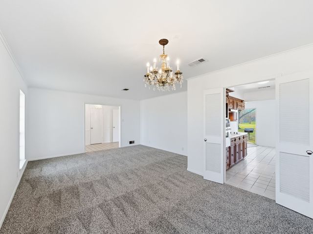 312 Charlie Drive, Whitesboro, TX 76273