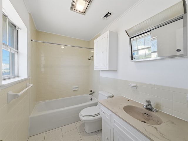 312 Charlie Drive, Whitesboro, TX 76273