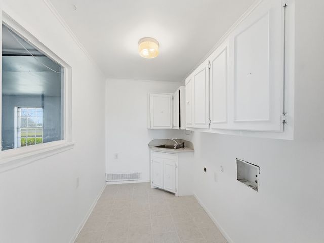 312 Charlie Drive, Whitesboro, TX 76273