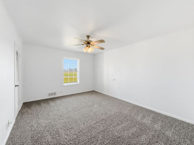 312 Charlie Drive, Whitesboro, TX 76273